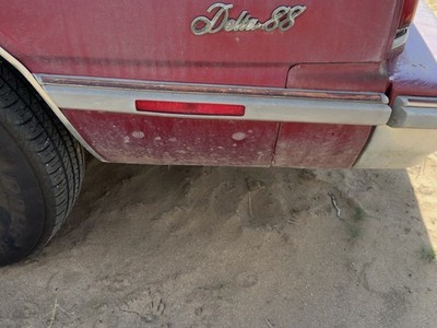 86-88 Olds 88 Driver Left Rear Moulding On Quarter Panel Oem