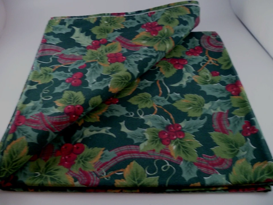 SET 11 PCS 1 CHARTER CLUB Fabric Tablecloth & 10 Napkins Holiday Holly Berries - Image 4 of 4