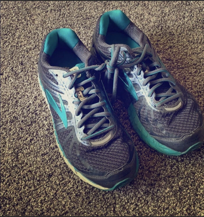 Women s Brooks Ariel 16 Size 9.5 Wide Width eBay