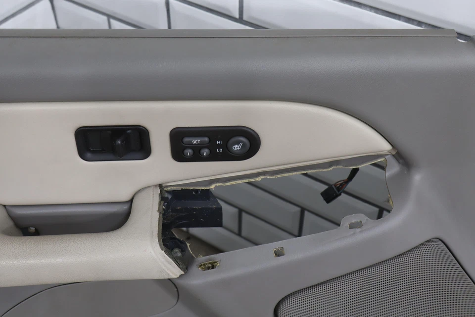 Panel de moldura de puerta interior delantera izquierda GMC Yukon/Sierra 99-02 (estaño/esquisto) Foto 4 de 4