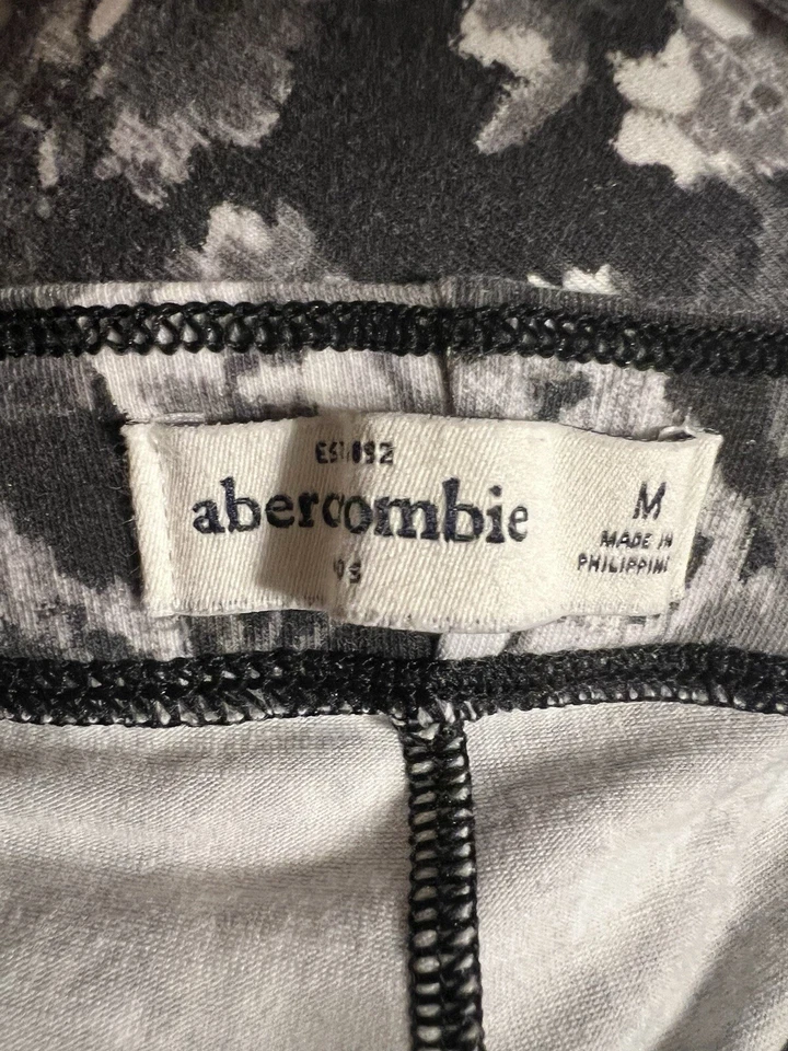 Legging para mujer de Abercrombie & Fitch floral mediano Foto 2 de 2