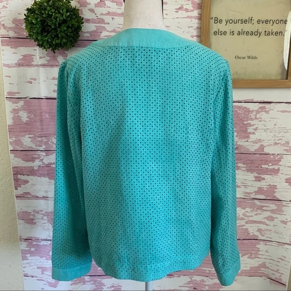 R.Q.T Women’s Blue Perforated Jacket Scoop Neck Button Up Jacket Medium Eyelet - Image 2 of 4