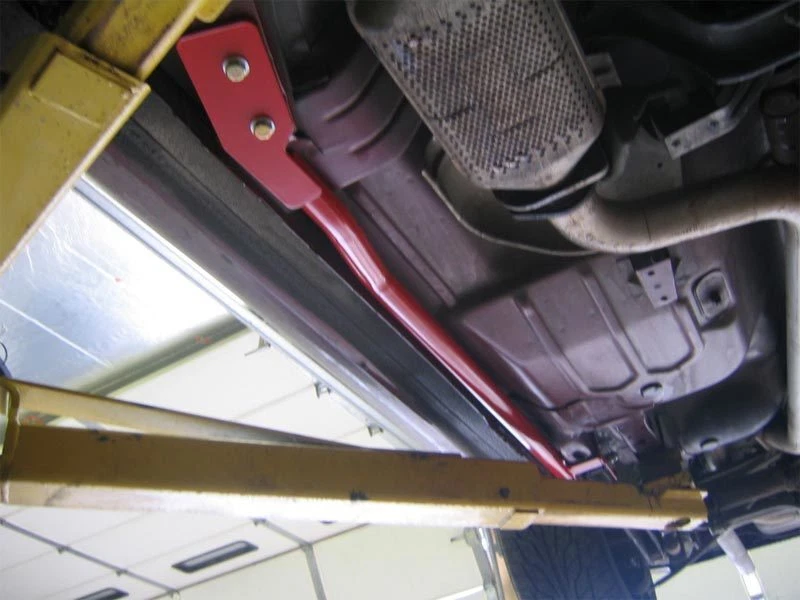 UMI Performance se adapta a conectores de subchasis tubulares de cuerpo F 93-02 GM - atornillados Foto 2 de 4