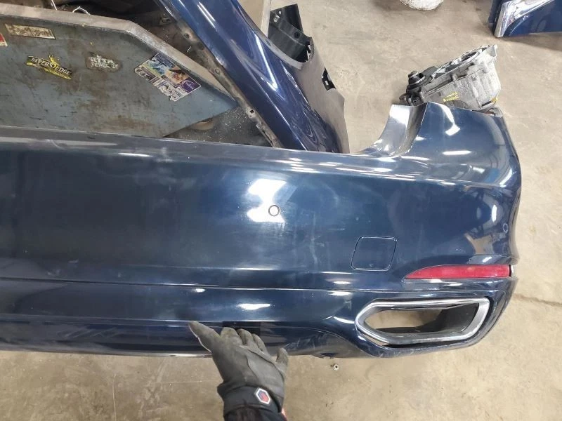 (SOLO RECOGIDA LOCAL) Parachoques trasero asistente de estacionamiento compatible con BMW 750i 1829406 16-19 Foto 2 de 4