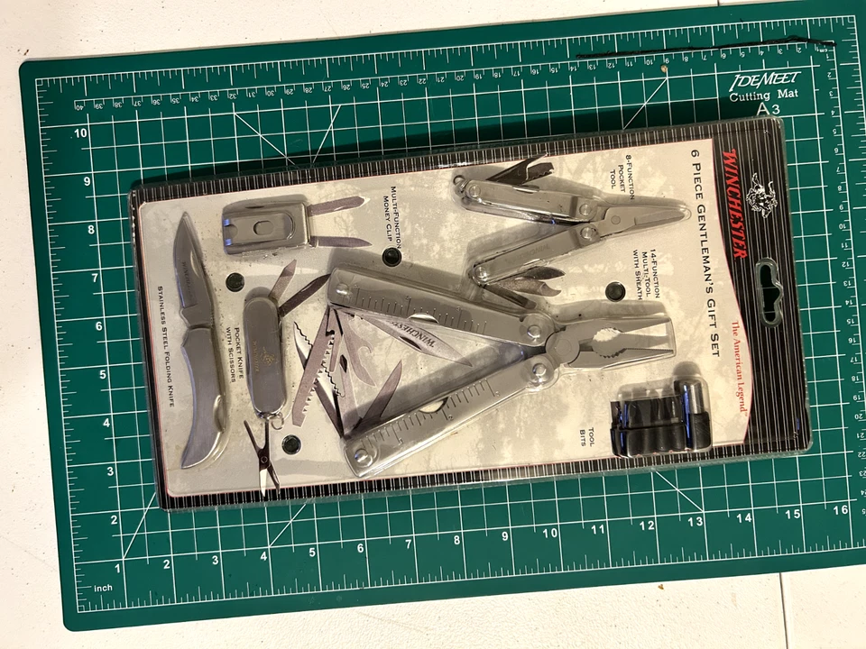 JUEGO DE REGALO DE 6 PIEZAS WINCHESTER COLECCIONABLE NAVAJA DE BOLSILLO MULTIHERRAMIENTA Foto 2 de 4