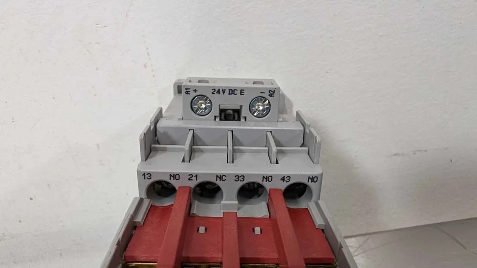 Allen-Bradley 700S-CF620EJBC Safety Control Relay PN-115822 Ser A 6NO 2NC 24VDC - Image 4 of 4