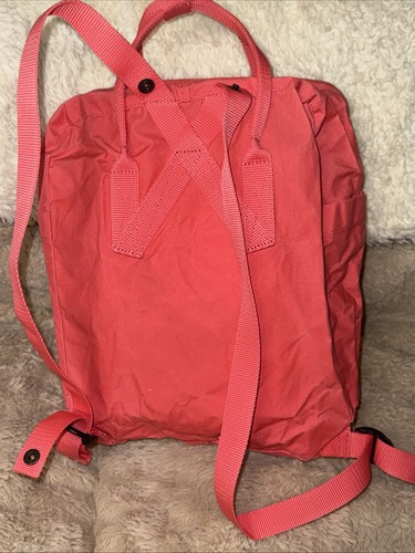 Zaino comodo Fjallraven Kanken tutti i giorni resistente all'aperto - colore rosa pesca - Foto 2 di 8