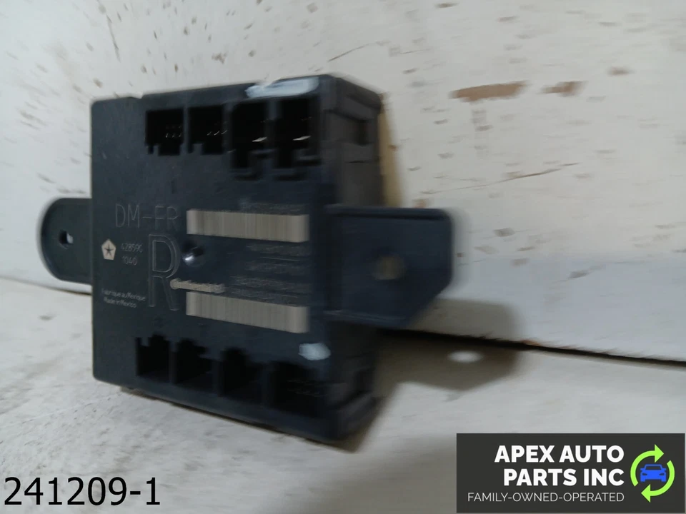 OEM 2008-2010 Chrysler Town & Country 3.8L Front Right Passenger Door Module - Imagem 2 de 4