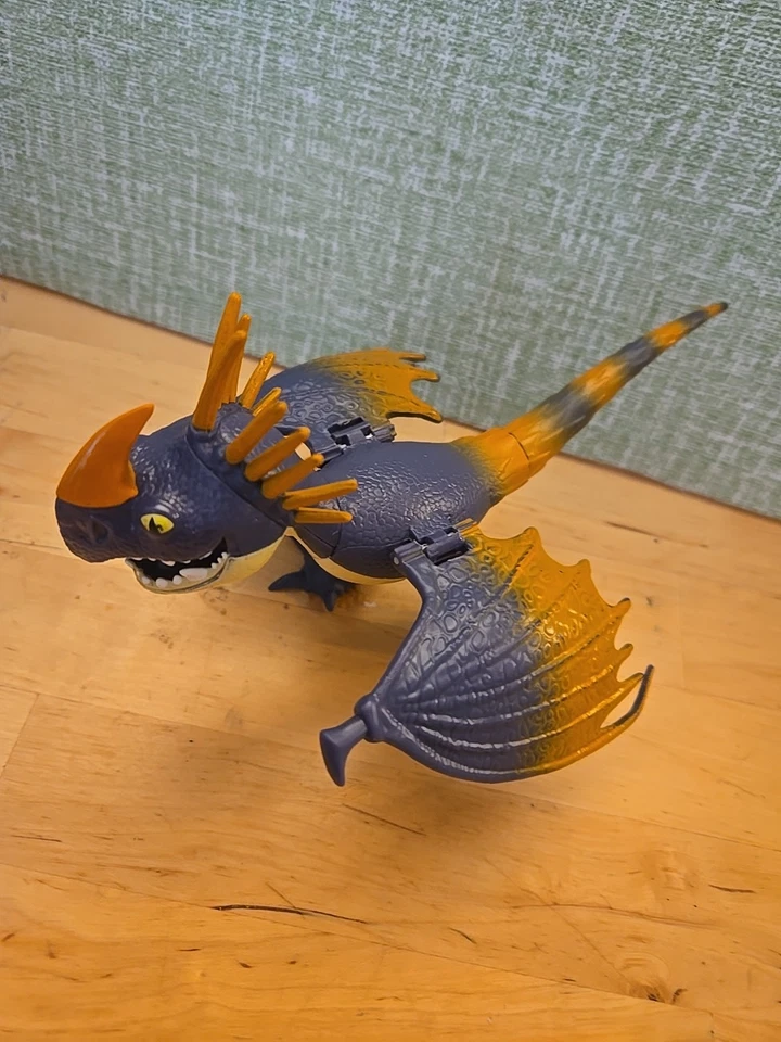 Figura de acción How to Train Your Dragon Deadly Wild Nadder Purple Orange 2018 Foto 4 de 4