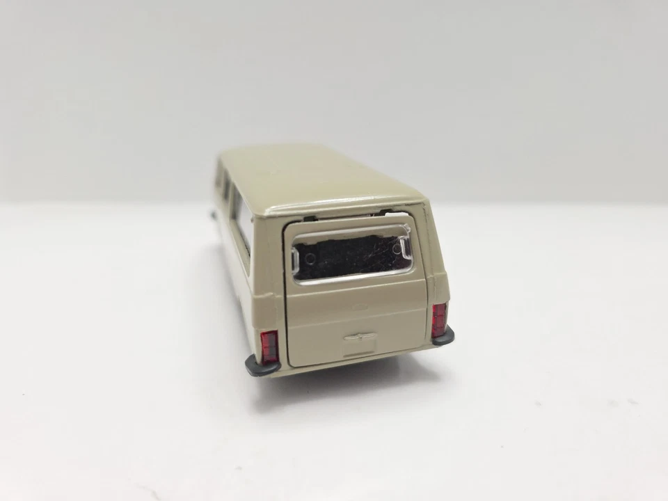 1:43 RAF 2203 A18 NOVOEXPORT USSR CCCP SARATOV **Tan/Beige** - Image 3 of 4
