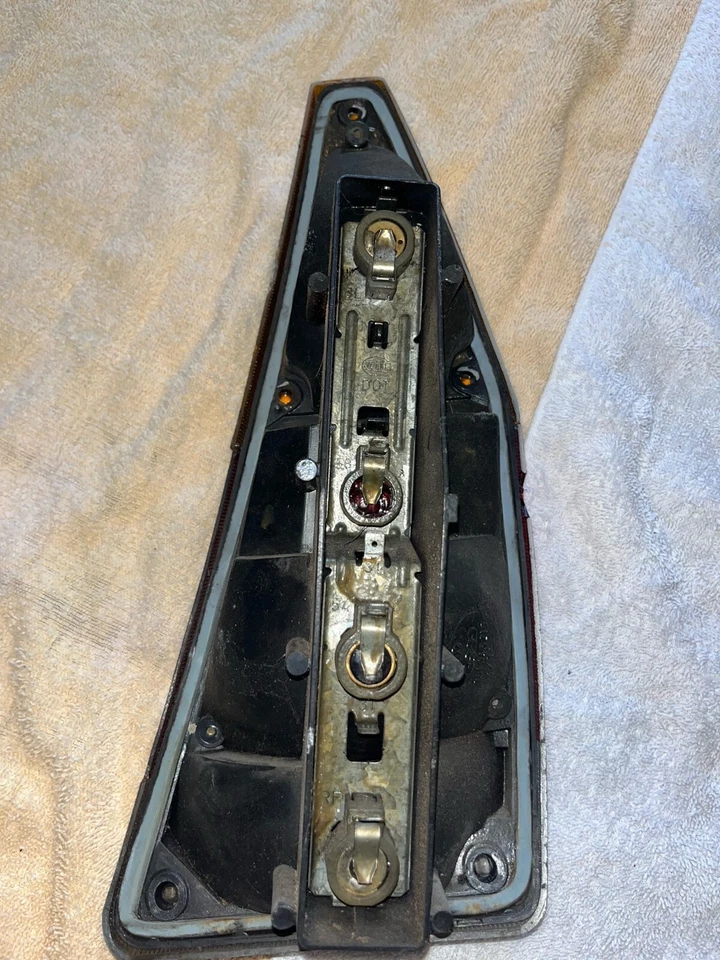OEM VOLKSWAGEN AUDI 74-81 DASHER ZORRO VAGÓN CONJUNTO LUZ TRASERA IZQUIERDA PEQUEÑA GRIETA Foto 4 de 4