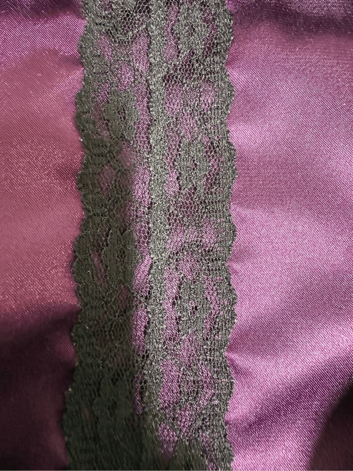 Colete de cetim feminino vintage Studio Y preto com botões mistura de algodão tamanho M forrado - Imagem 4 de 4