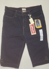 Levi Perfectly Slimming 512 Capri NWT
