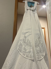 Elegant Wedding Dress White Bow train A Line Square Neckline Sleeveless