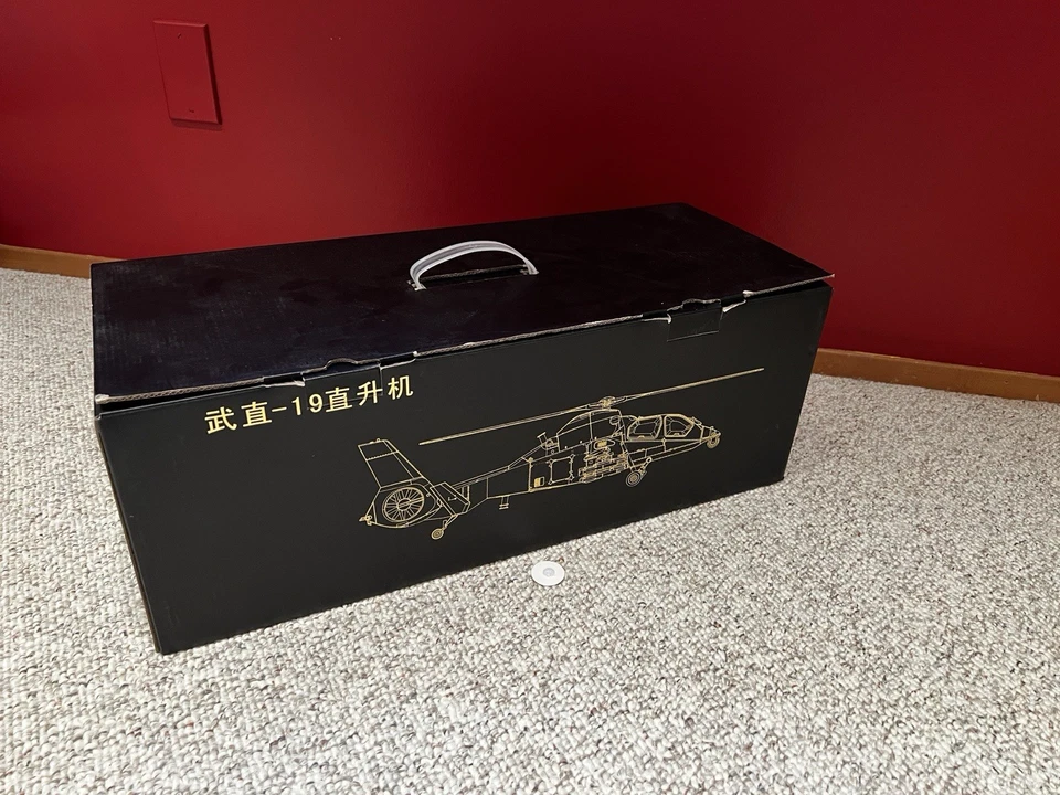 解放军陆军 WZ-19 武舰直升机 1/28 压铸合金模型 — 第 4/4 张图片