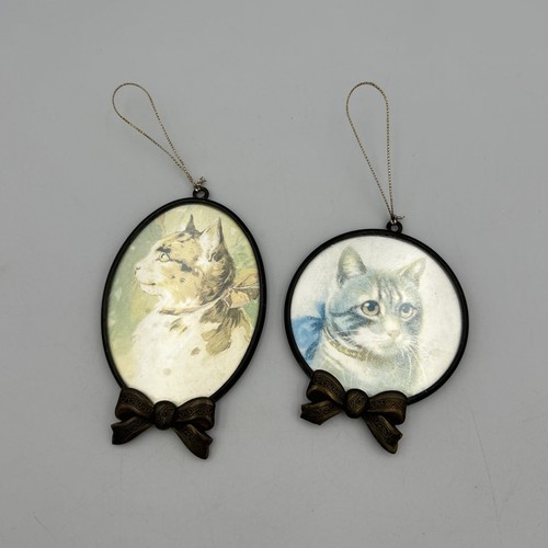 Vintage Set Of 2 Cat Oval Framed Cat Portrait  Ornaments / Wall Decor