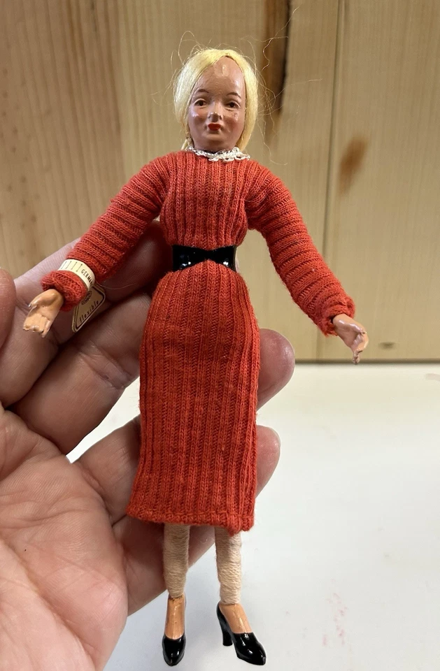 Shackman & Co con etiqueta cabello rubio mujer dama casa de muñecas muñeca, manos pies de metal, 1:12 Foto 2 de 4