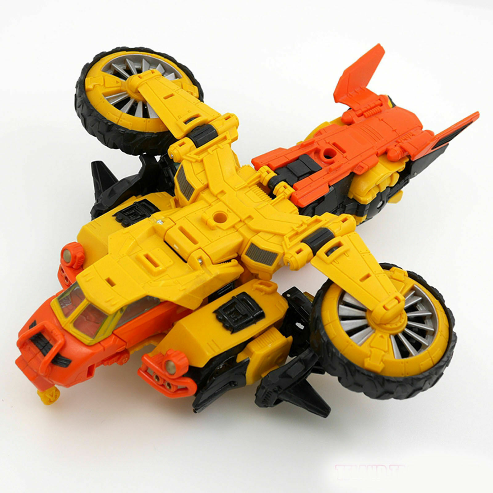 transformers-generations-idw-v-class-sandstorm-triple-changer-gift-toy