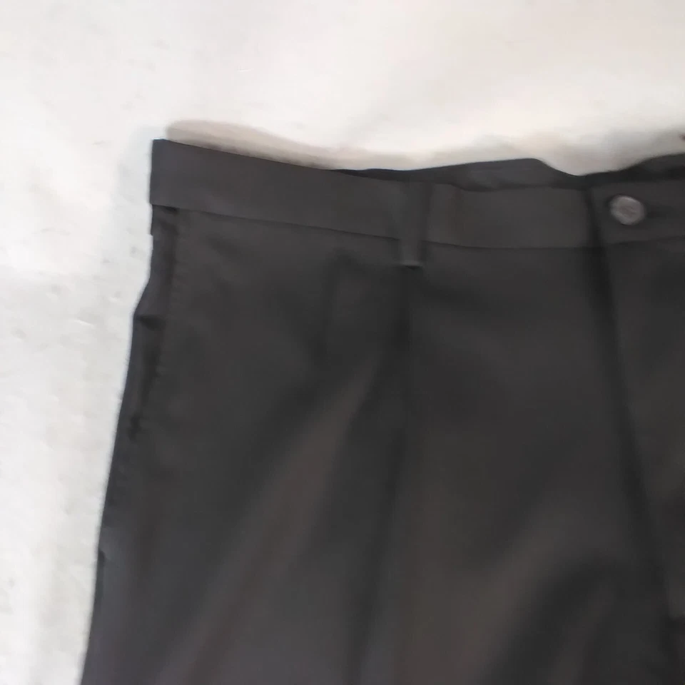 Pantalones cortos de golf Haggar Cool 18 Pro para hombre 42x9 negros Dri-Fit comodidad cintura elástica Foto 2 de 4