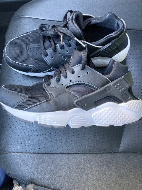 white nike womens huaraches