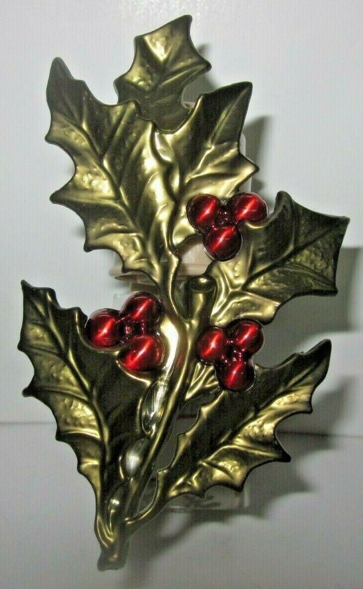 Bath & Body Works Christmas Holly Berries Wallflower Plug-In Diffuser-image