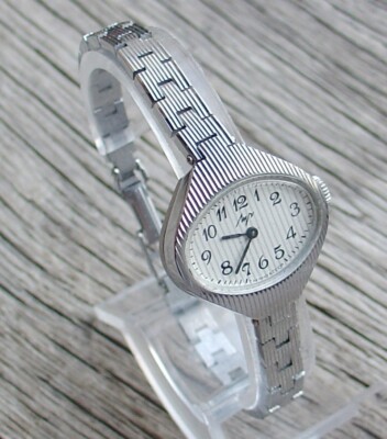 Vintage Women's Soviet Russian Wrist Watch  LUCH 1801 with bracelet