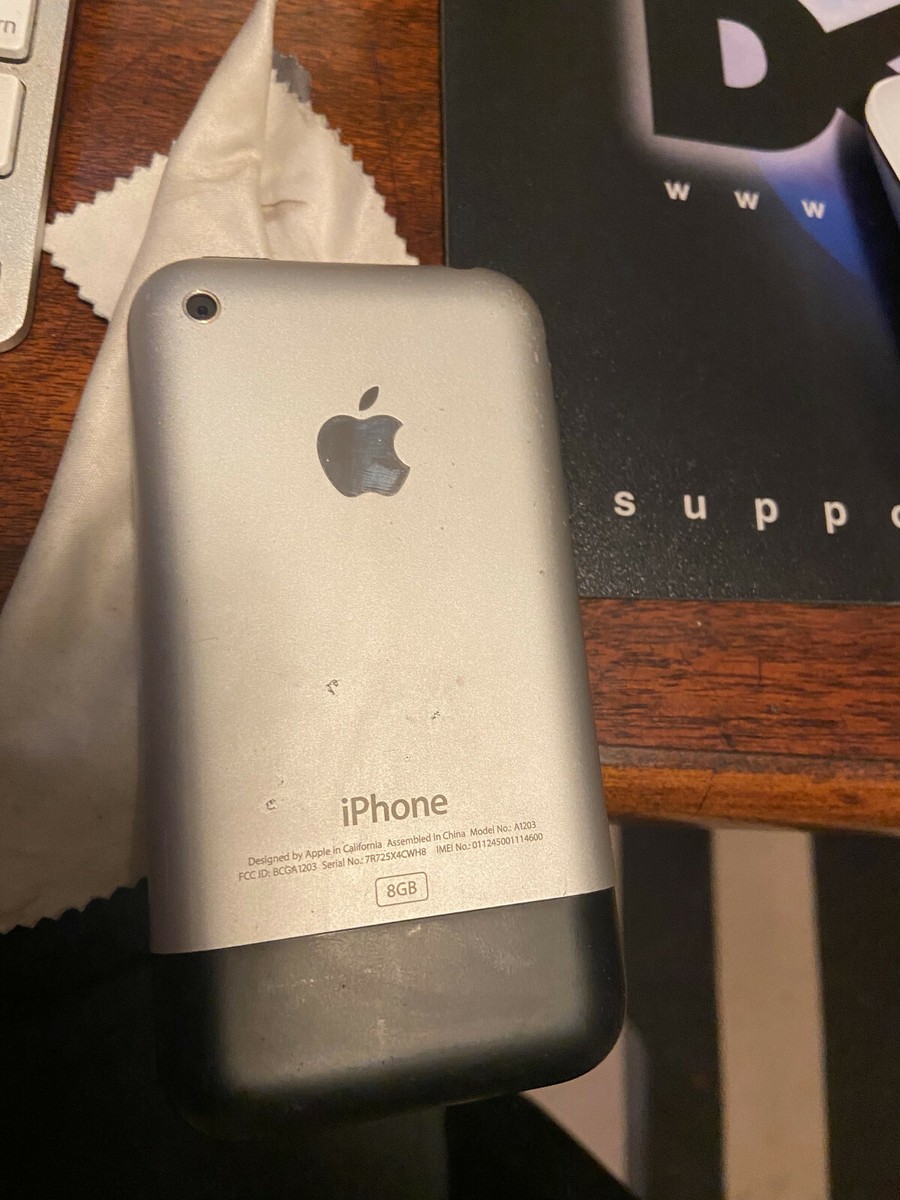 Rare Collectable 1st Gen Apple iPhone 2G 8GB w/ Original Box