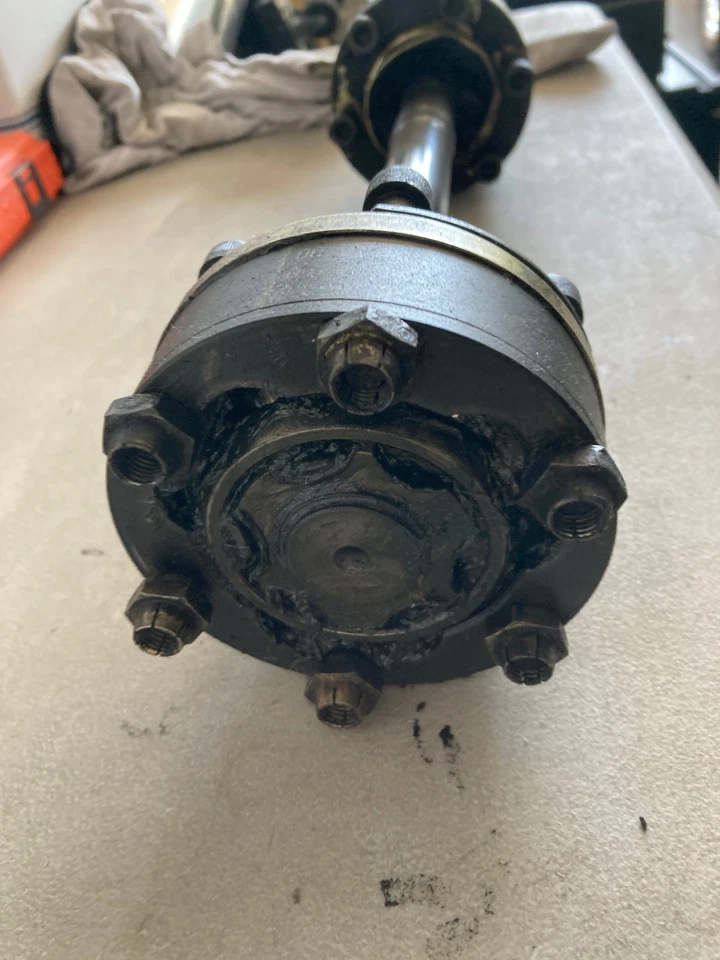 Ferrari 308-Gts - Eje eje # 103885 con kit de maletero es pieza OEM. Foto 4 de 4