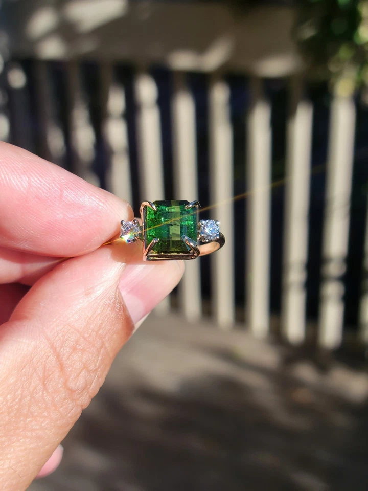 Natural Green Tourmaline 4ct and diamond ring solid 14k yellow gold NO RESERVE!! - Image 3 of 4