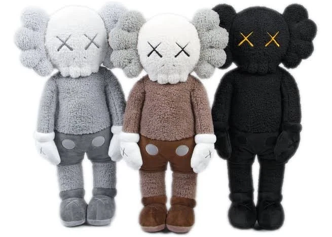 KAWS plush COMPANION HOLIDAY HONG KONG limited 212/2000 VIP SET OF 3 NGV NEW - Image 2 of 4