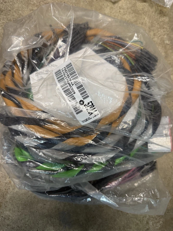 Dodge RAM 2500/3500/4500/5500 2013-18 kit de puente de módulo de interfaz de sistema de vehículo Foto 2 de 3