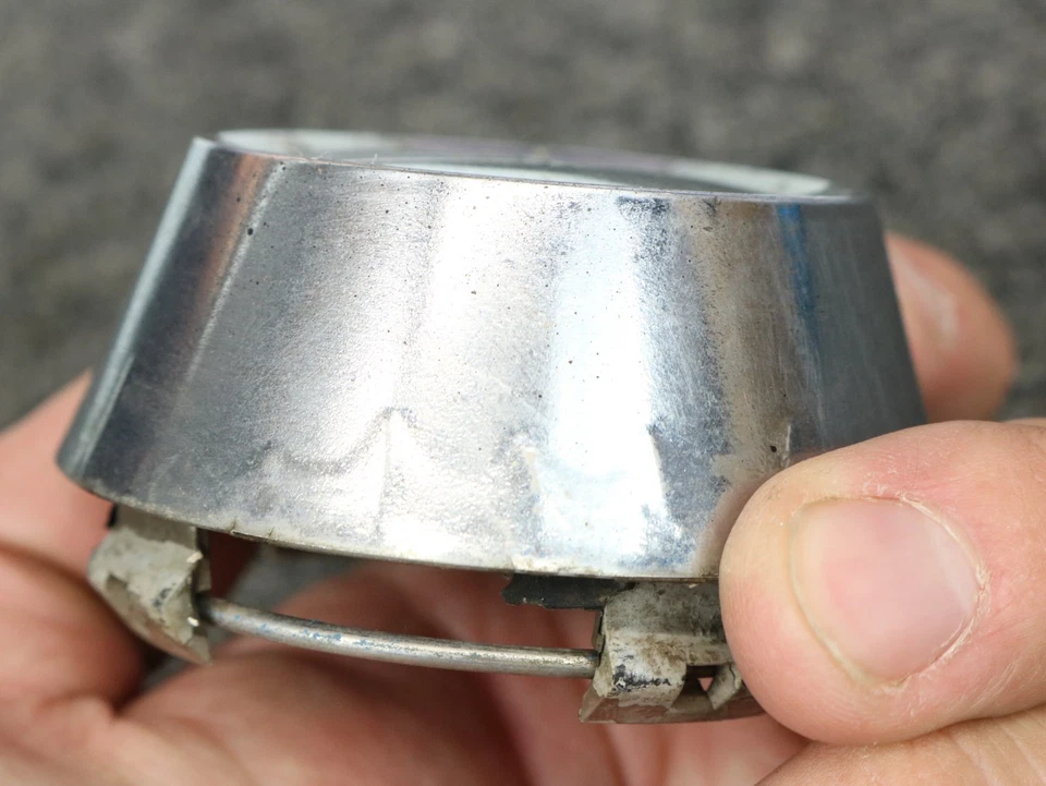 1998 - 2002 Lincoln Continental Oem Alloy Wheel Center Cap F80C-1A096-BC FLAWS Foto 4 de 4