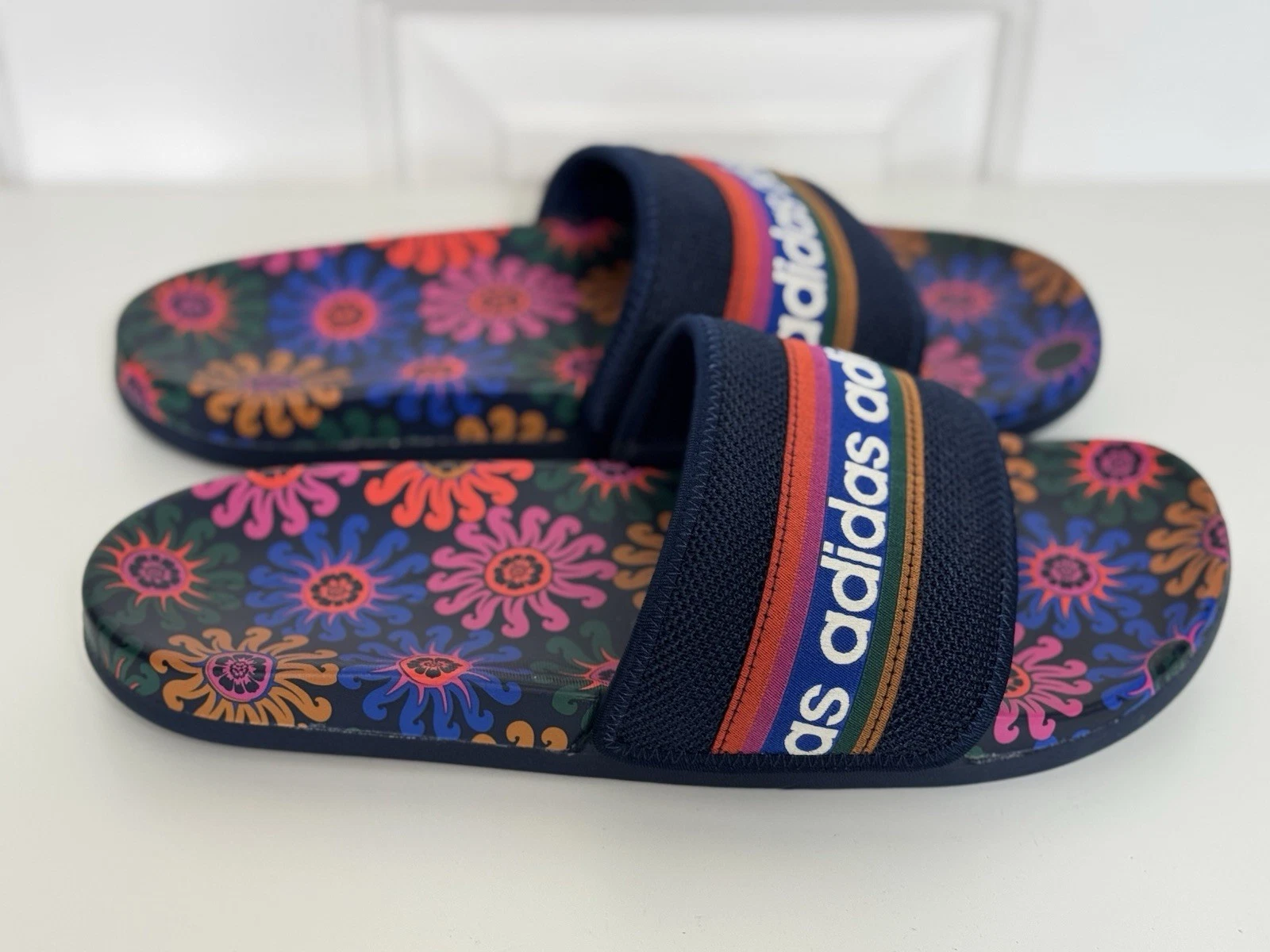 Adidas Adilette Comfort Slides Donna 9 Slip Ons Colorati Floreale Spell Out Us intime Ottimeioni