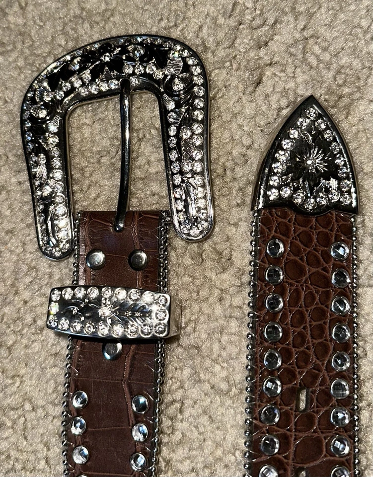 Cinturón Blazin Roxx Festoneado Estrás Cruz Croc Estampado alias Nocona Estrás Foto 2 de 4