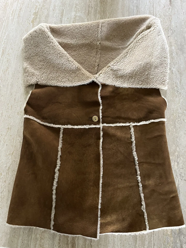 CHANEL Vintage Shearling Vest 42 - Image 2 of 4
