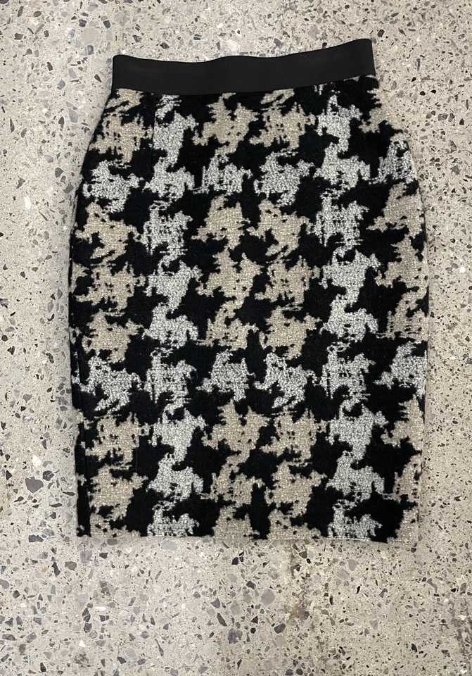 Falda Lápiz Akris Punto Mezcla Lana Geométrica Talla US 4 Negra y Crema