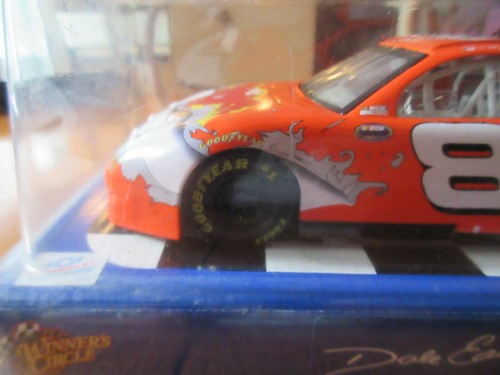 Dale Earnhart Jr #8 Looney Tunes Winner's Circle 1:24 Die Cast Car - Picture 2 of 9