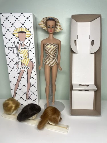 Absolutely Beautiful Fashion Queen Barbie In Original Outfit Vintage Mattel