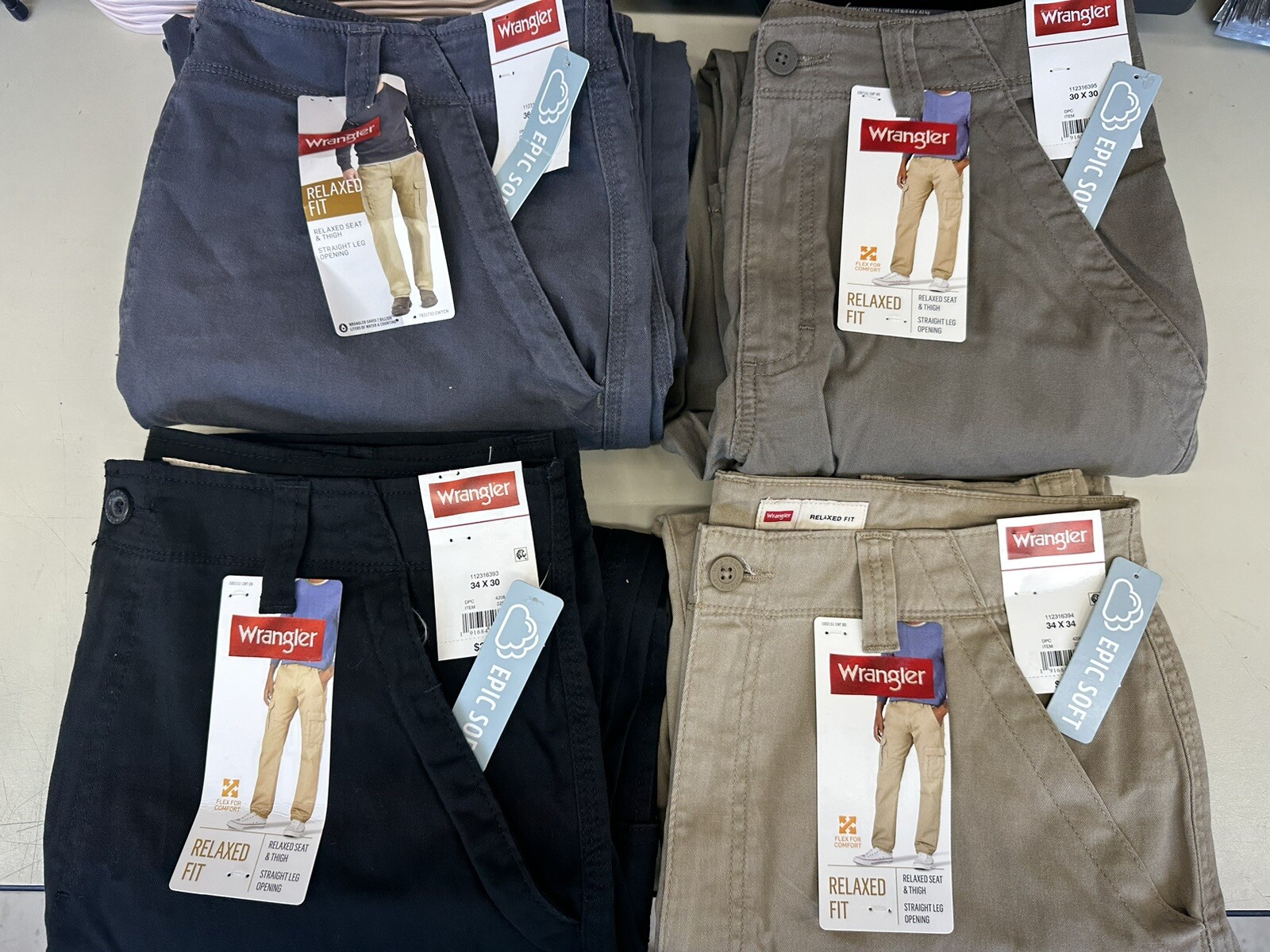 Aggregate 112+ wrangler straight fit cargo pants latest in.eteachers