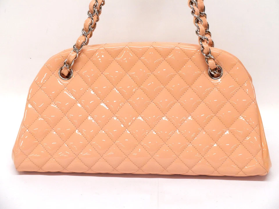  Bolso de Hombro Chanel Patente Beige Rosa Plata HW Mediano Foto 2 de 4