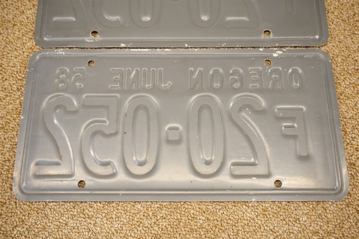 Near Mint 1958 Oregon License Plates F 20-052 White Blue 58 | eBay