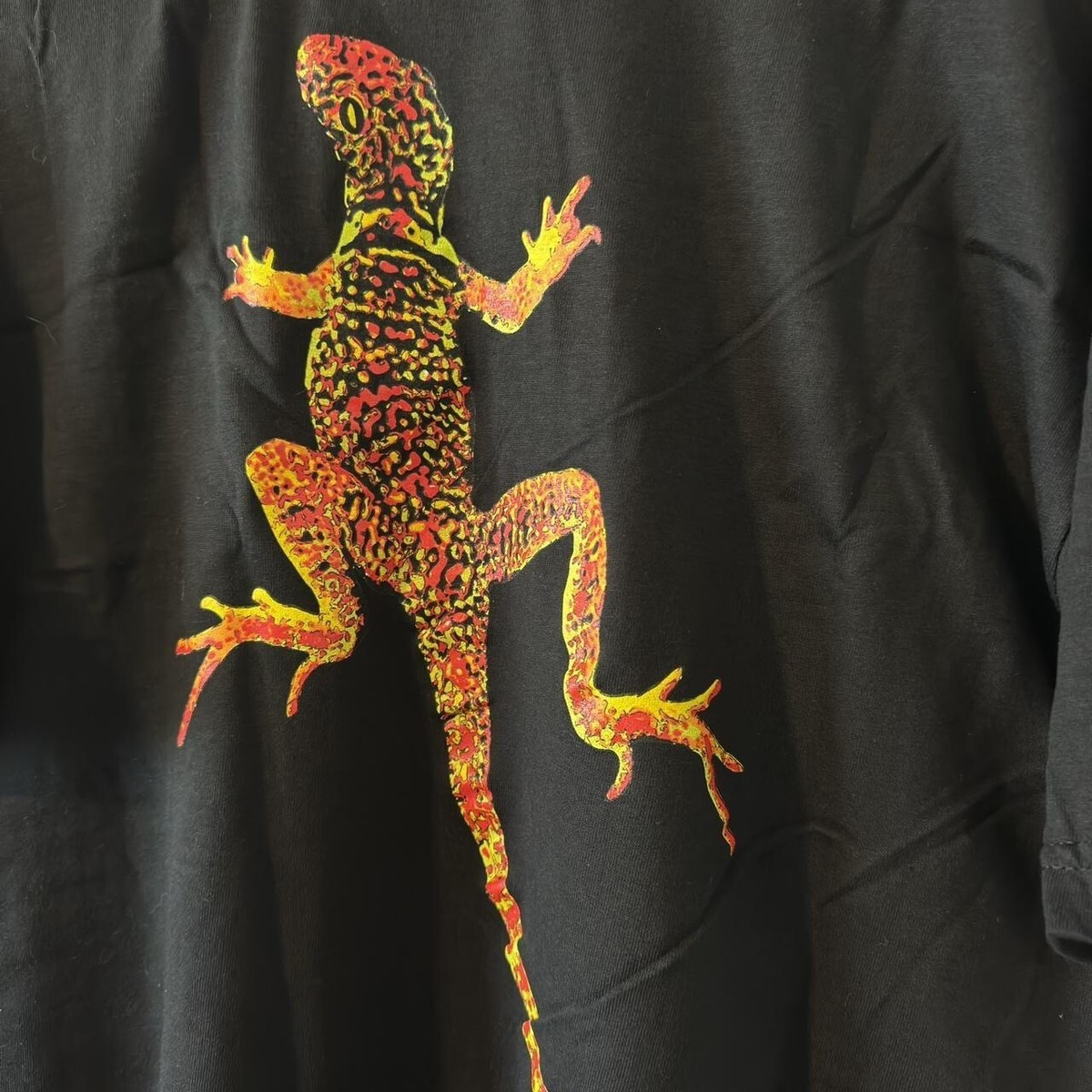 Marlboro Unlimited Lizard Wrap Around Vintage Pocket Shirt Marlboro Unlimited Lizard Wrap Around Vintage Pocket Shirt