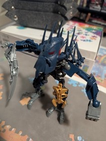 LEGO Bionicle - Set # 7137 - &ldquo; STARS PIRAKA &ldquo; Complete Build w/ Gold Armor Piece