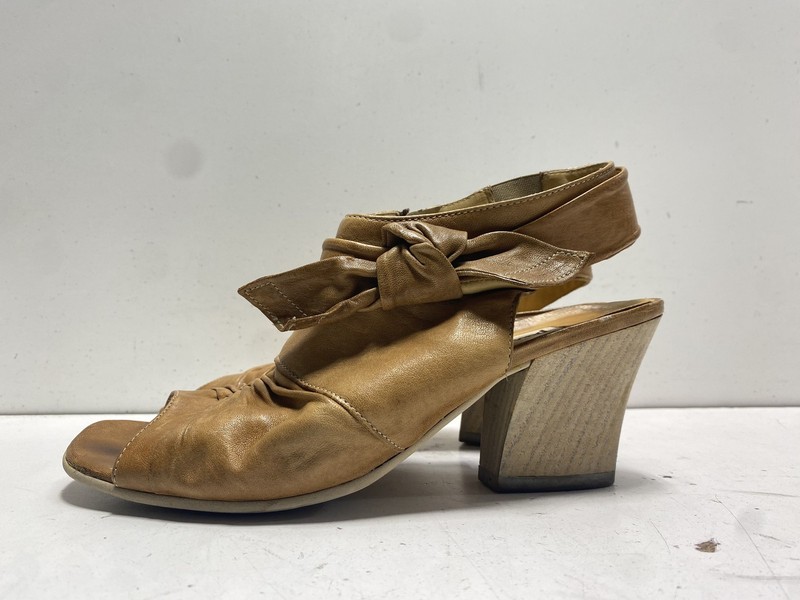 Paul Green Tan Heels Women's Size 7.5