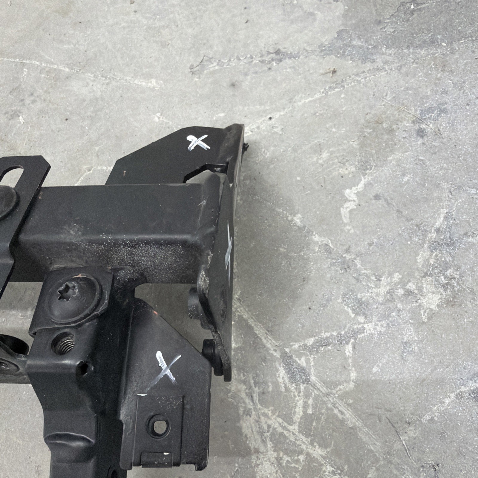 LAMBORGHINI HURACAN REAR BUMPER CROSSMEMBER SUPPORT BRACKET 4T0813753D OEM DAMAG