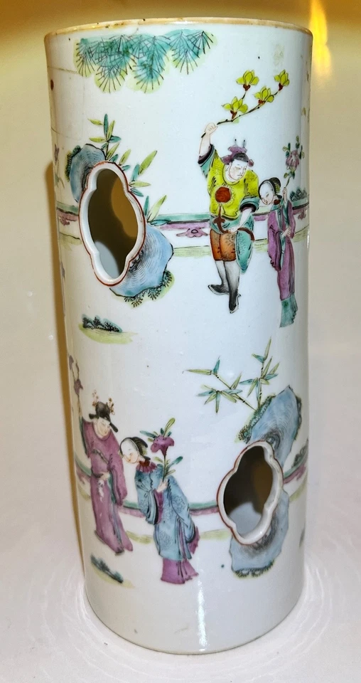 Soportes de sombrero rosa de una familia china, período Daoguang  Foto 2 de 4