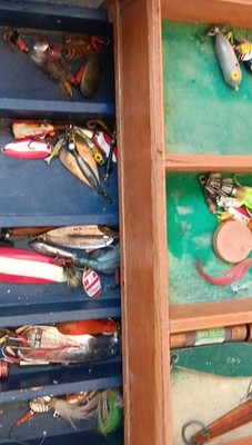 Mepps Vintage Spinner Mixed Lot Metal Fishing Lures in Wooden Tackle Box