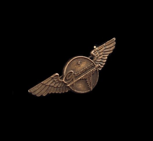 WWII 1940s US Grumman Aircraft Corporation Employee Service Award Pin Wing Badge