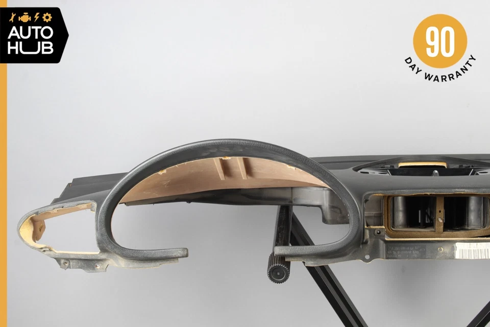 01-07 Panel de tablero de instrumentos Mercedes W203 C320 C32 AMG con airbag negro OEM Foto 3 de 4