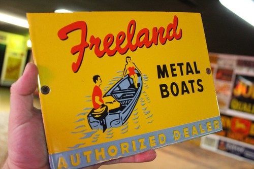 FREELAND METAL BOATS DEALER PORCELAIN METAL SIGN FISHING HUNTING FOREST LURE - Picture 7 of 9